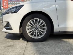 Ford Focus Sedan EcoBoost 180 Automatic Trend - ფოტო 5