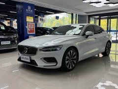 Volvo S60 B4 Smart Luxury Edition - ფოტო 1