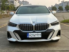 BMW 5 Series 530Li Luxury M Sport Package - ფოტო 1