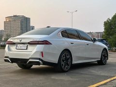 BMW 5 Series 530Li Luxury M Sport Package - ფოტო 12