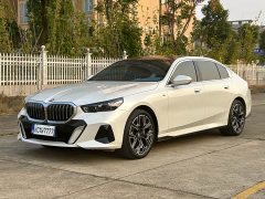 BMW 5 Series 530Li Luxury M Sport Package - ფოტო 2