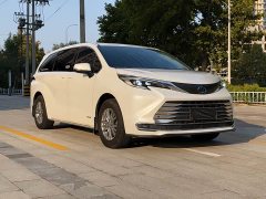 Toyota Sienna 2.5L Hybrid Comfort Edition - ფოტო 1