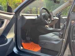Tesla Model Y Rear-Wheel Drive - ფოტო 4