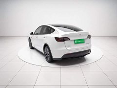Tesla Model Y Long Range All-Wheel Drive - ფოტო 4