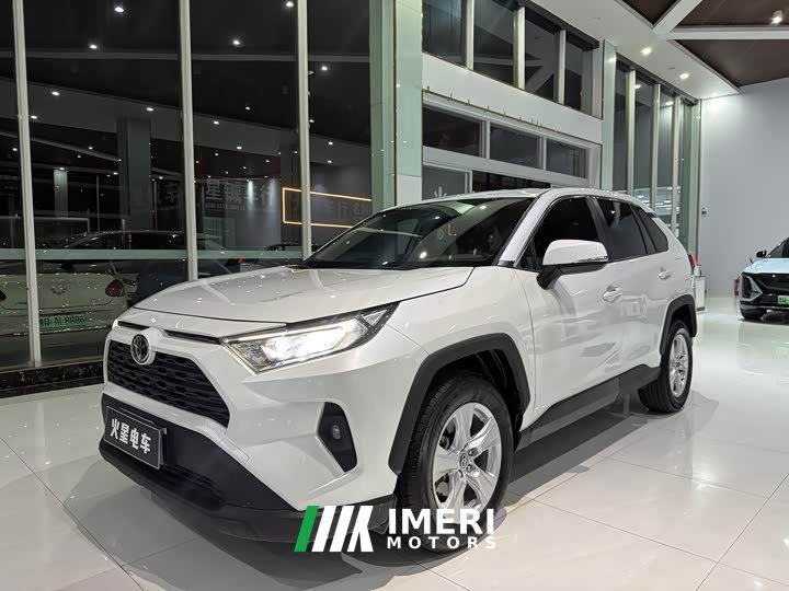 Toyota RAV4 2.0L CVT FWD Urban Edition