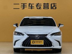 Lexus ES 200 Excellence Edition - ფოტო 2