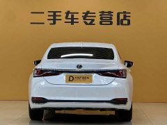 Lexus ES 200 Excellence Edition - ფოტო 4