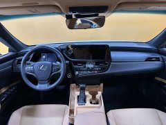 Lexus ES 200 Excellence Edition - ფოტო 5