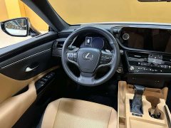 Lexus ES 200 Excellence Edition - ფოტო 7
