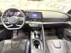 Hyundai Elantra 2022 1.5L CVT Luxury - ფოტო 4