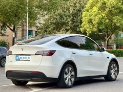 Tesla Model Y Rear-Wheel Drive - ფოტო 4