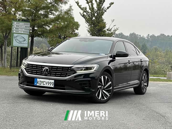 Volkswagen Passat 380TSI Luxury Edition