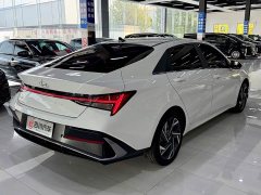 Hyundai Elantra 1.5L CVT Luxury - ფოტო 12