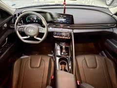 Hyundai Elantra 1.5L CVT Luxury - ფოტო 6