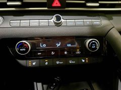 Hyundai Elantra 1.5L CVT Luxury - ფოტო 8