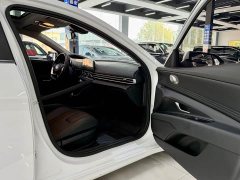 Hyundai Elantra 1.5L CVT Luxury - ფოტო 9