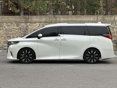 Toyota Alphard Base - ფოტო 4