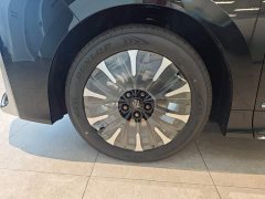 Toyota Vellfire Crown Hybrid 2.5L Executive Premier Edition - ფოტო 12
