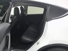 Tesla Model Y Standard Range RWD - ფოტო 15