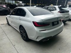 BMW 3 Series 325Li M Sport Package - ფოტო 13