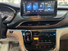 Buick GL8 Land Business Class 652T Luxury - ფოტო 17