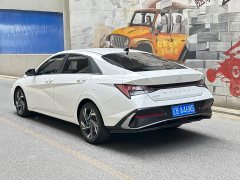 Hyundai Elantra 2023 1.5L CVT Luxury - ფოტო 12