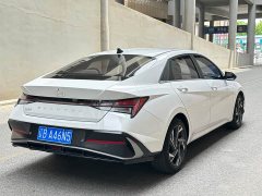 Hyundai Elantra 2023 1.5L CVT Luxury - ფოტო 13