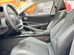 Hyundai Elantra 2023 1.5L CVT Luxury - ფოტო 4