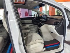 Buick GL8 Land Business Class 652T Luxury - ფოტო 10