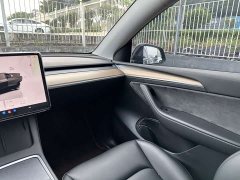 Tesla Model Y Rear-Wheel Drive - ფოტო 13