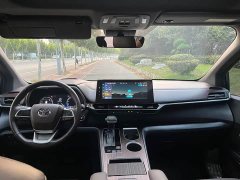 Toyota Gravia 2.5L Hybrid Prestige Plus AWD - ფოტო 10
