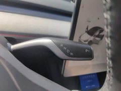 Tesla Model Y Long Range All-Wheel Drive - ფოტო 10