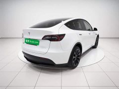 Tesla Model Y Long Range All-Wheel Drive - ფოტო 4
