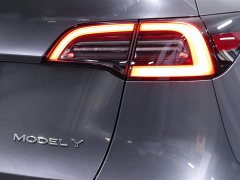 Tesla Model Y Rear-Wheel Drive - ფოტო 18