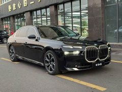 BMW 7 Series 2023 735Li Luxury Package - ფოტო 2