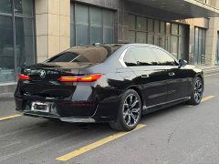 BMW 7 Series 2023 735Li Luxury Package - ფოტო 4