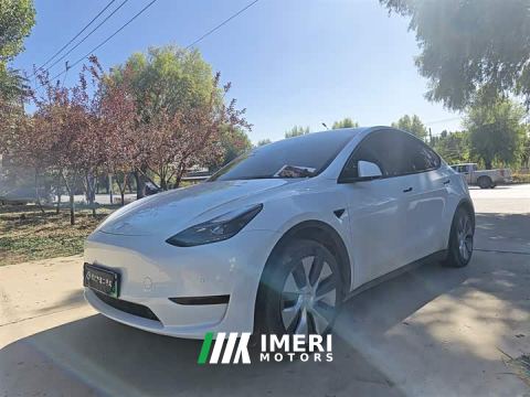 2024 Tesla Model Y Rear-Wheel Drive