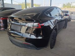 Tesla Model Y Standard Range RWD - ფოტო 3
