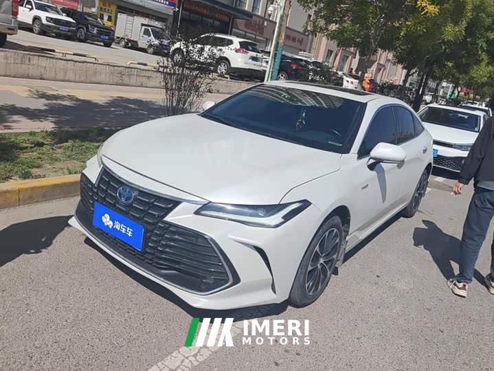 Toyota Avalon Hybrid 2.5L Luxury