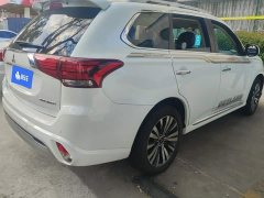 Mitsubishi Outlander 2020 2.0L FWD Comfort 5-Seater - ფოტო 3