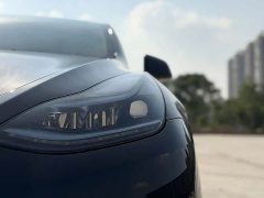 Tesla Model Y Rear-Wheel Drive - ფოტო 13