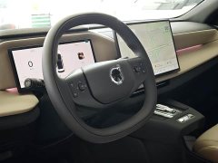 Volvo XC70 Plug-in Hybrid 2027 99th Anniversary Appreciation Edition RWD Core - ფოტო 10