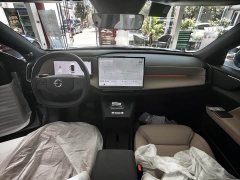 Volvo XC70 Plug-in Hybrid 2027 99th Anniversary Appreciation Edition RWD Core - ფოტო 18
