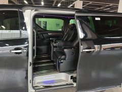 Toyota Alphard 2021 Hybrid 2.5L Premium Edition - ფოტო 4
