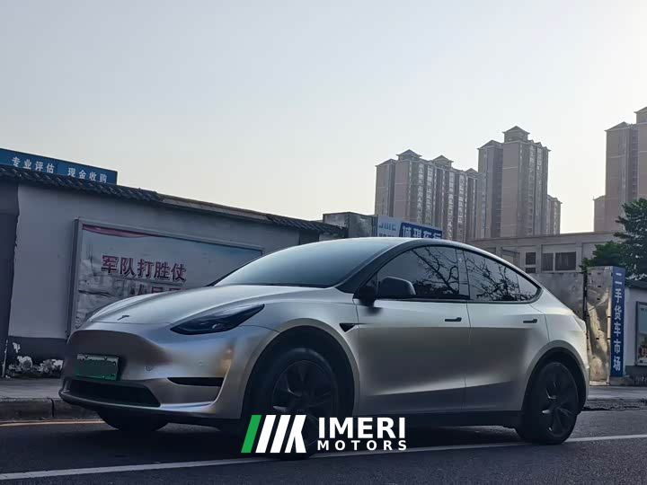 Tesla Model Y Rear-Wheel Drive