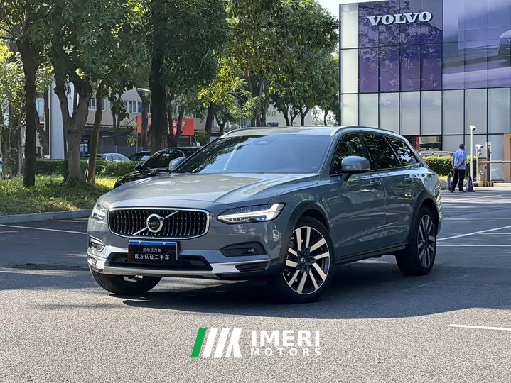 Volvo V90 2022 Cross Country B5 AWD Supreme Edition - ავტომობილი ჩინეთიდან