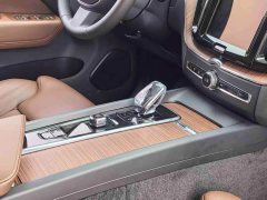 Volvo XC60 B5 AWD Smart Remote Luxury Edition - ფოტო 17