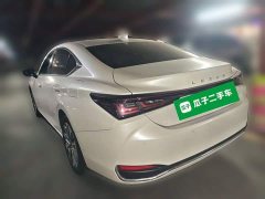Lexus ES 200 Premium Edition - ფოტო 4