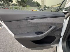 Tesla Model Y L Long Range All-Wheel Drive - ფოტო 12