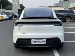 Tesla Model Y L Long Range All-Wheel Drive - ფოტო 6